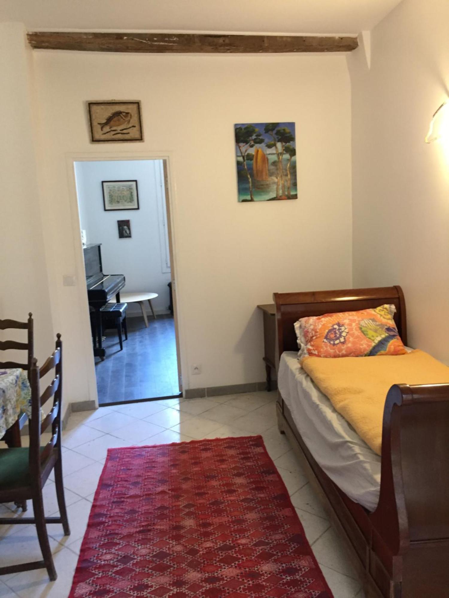 Proche Du Chateau De Versaillles Une Chambre Avec Jardin Версаль Экстерьер фото